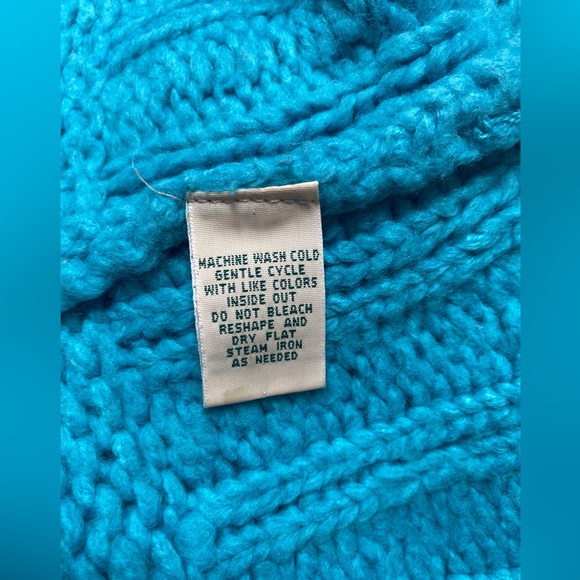 Authentic St. John’s Bay Sweater thick size L, color turquoise. - Picture 6 of 7